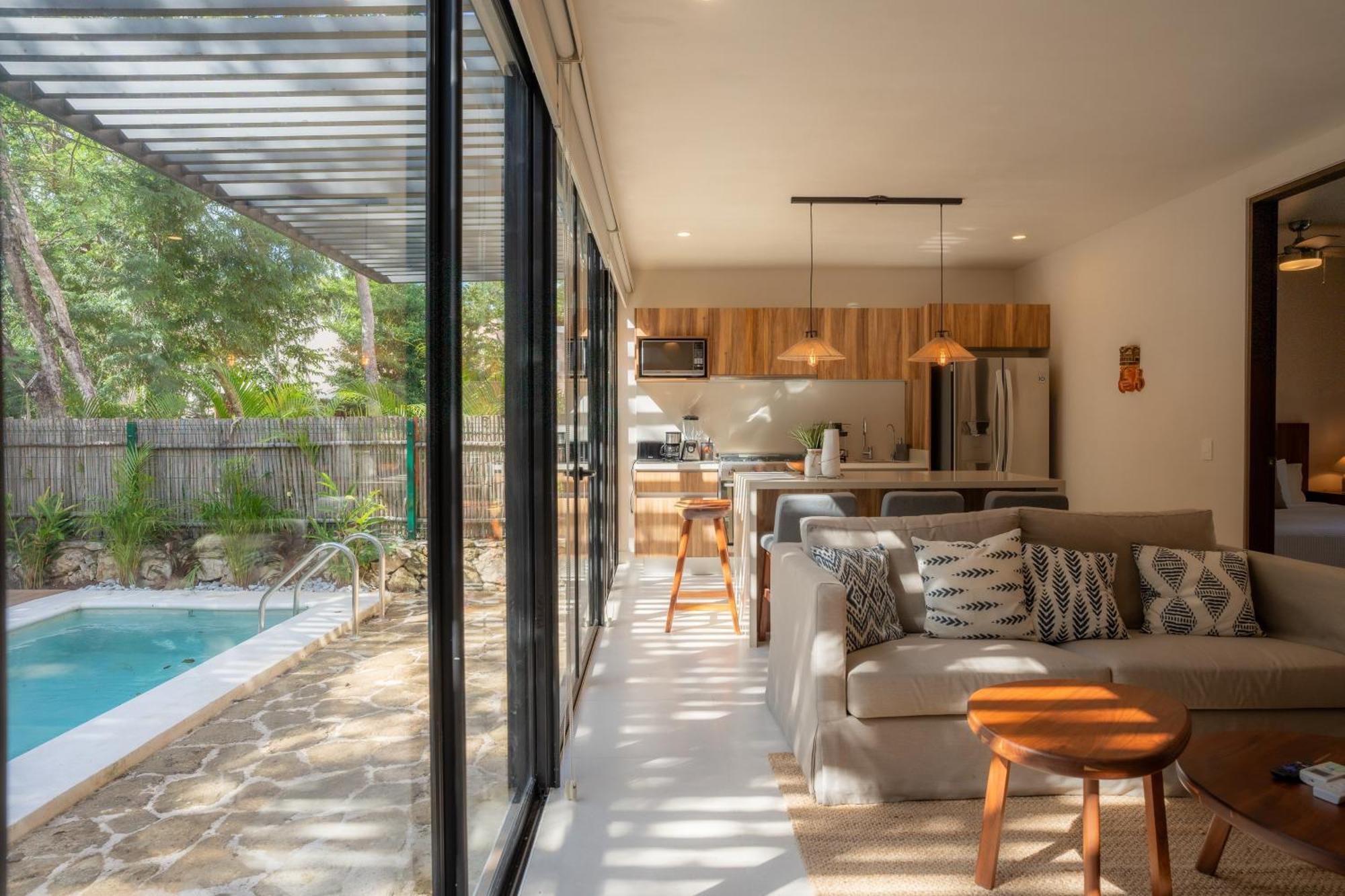 Holiday home The Hibiscus House *