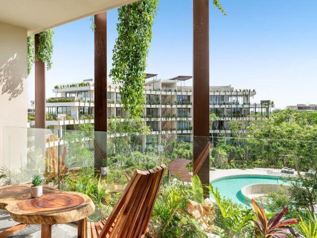 Apartment Luxury - Stunning Pool View & Amenities