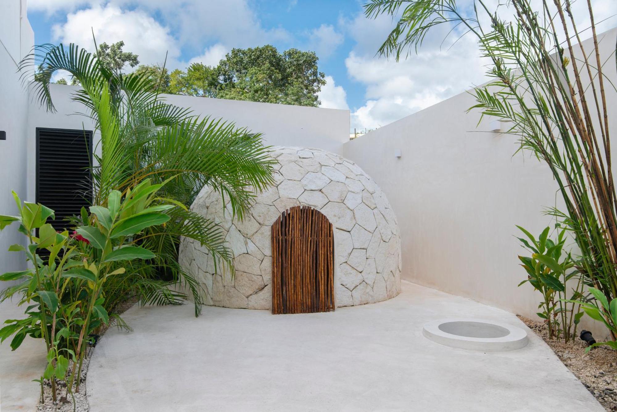 Hotel Guest - Elements 4*