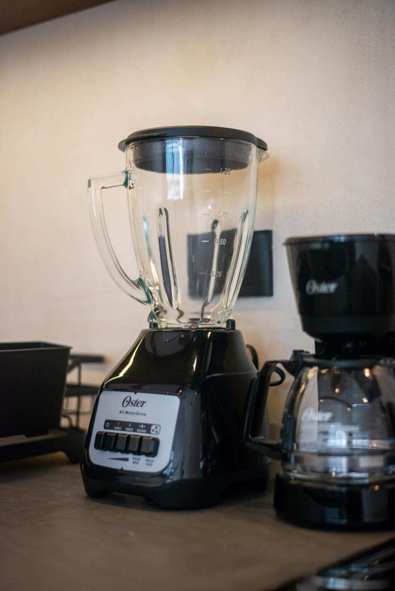 Hotel Guest - Elements