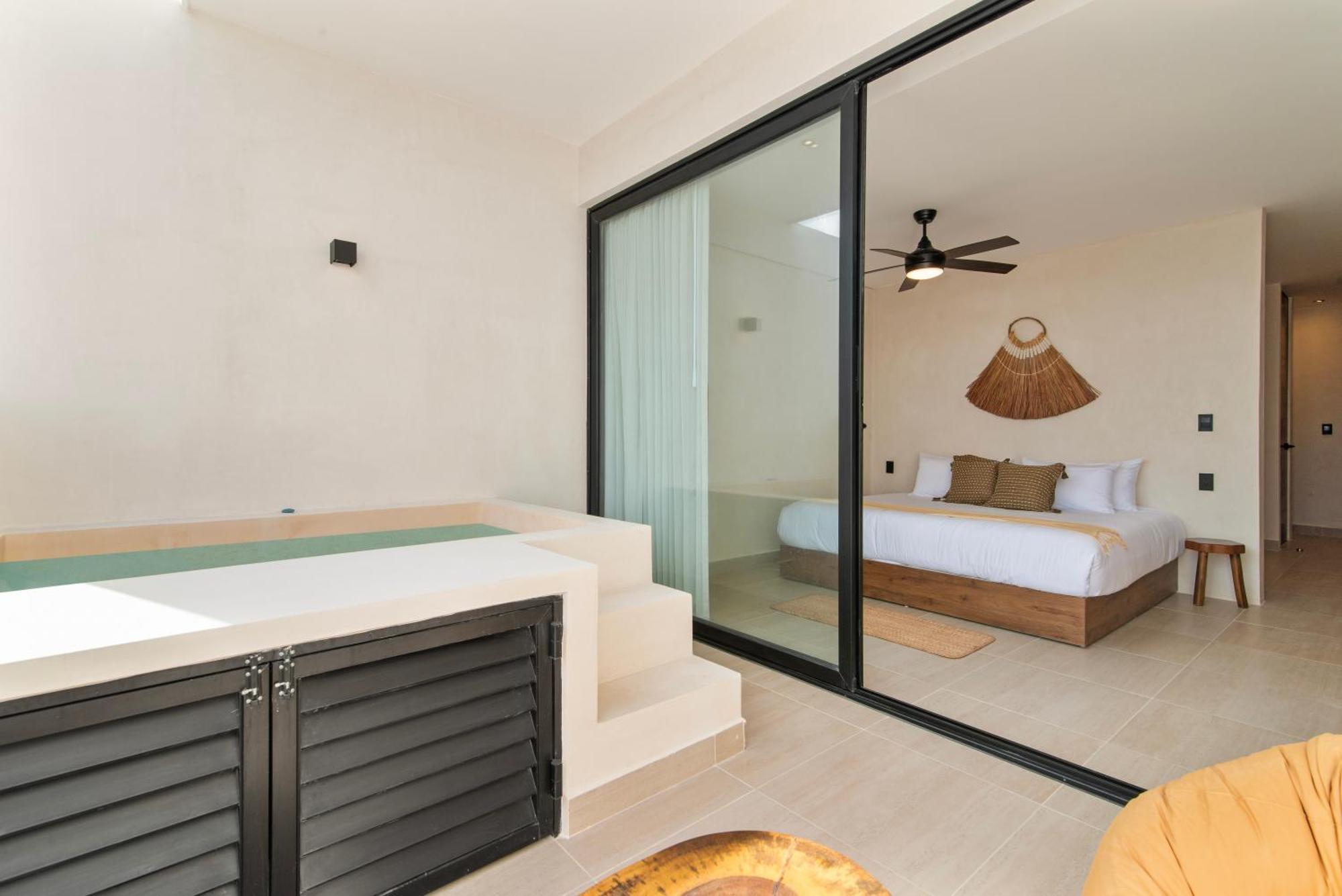 Hotel Guest - Elements 4*