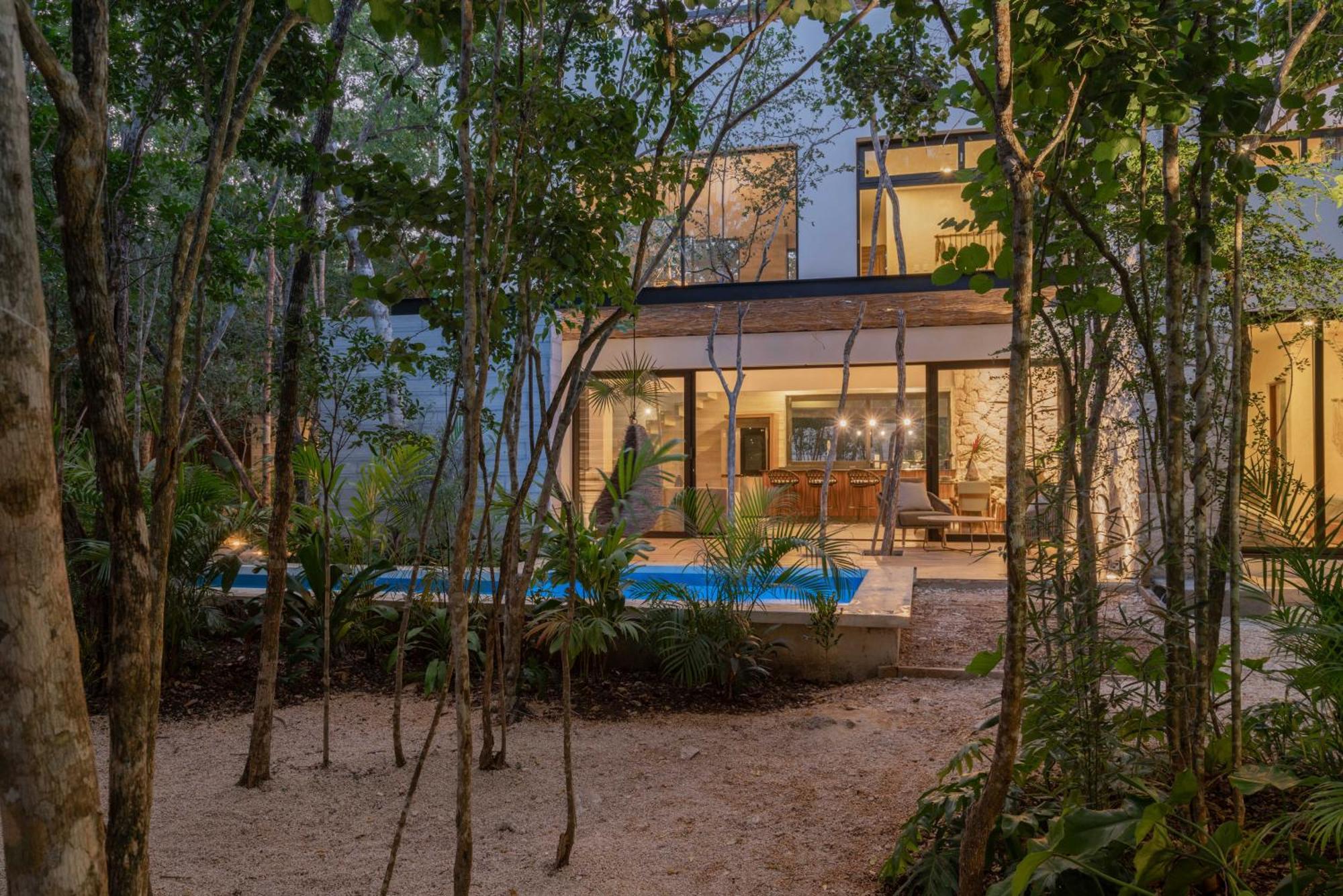 Twelve O'clock - Luxury Tulum
