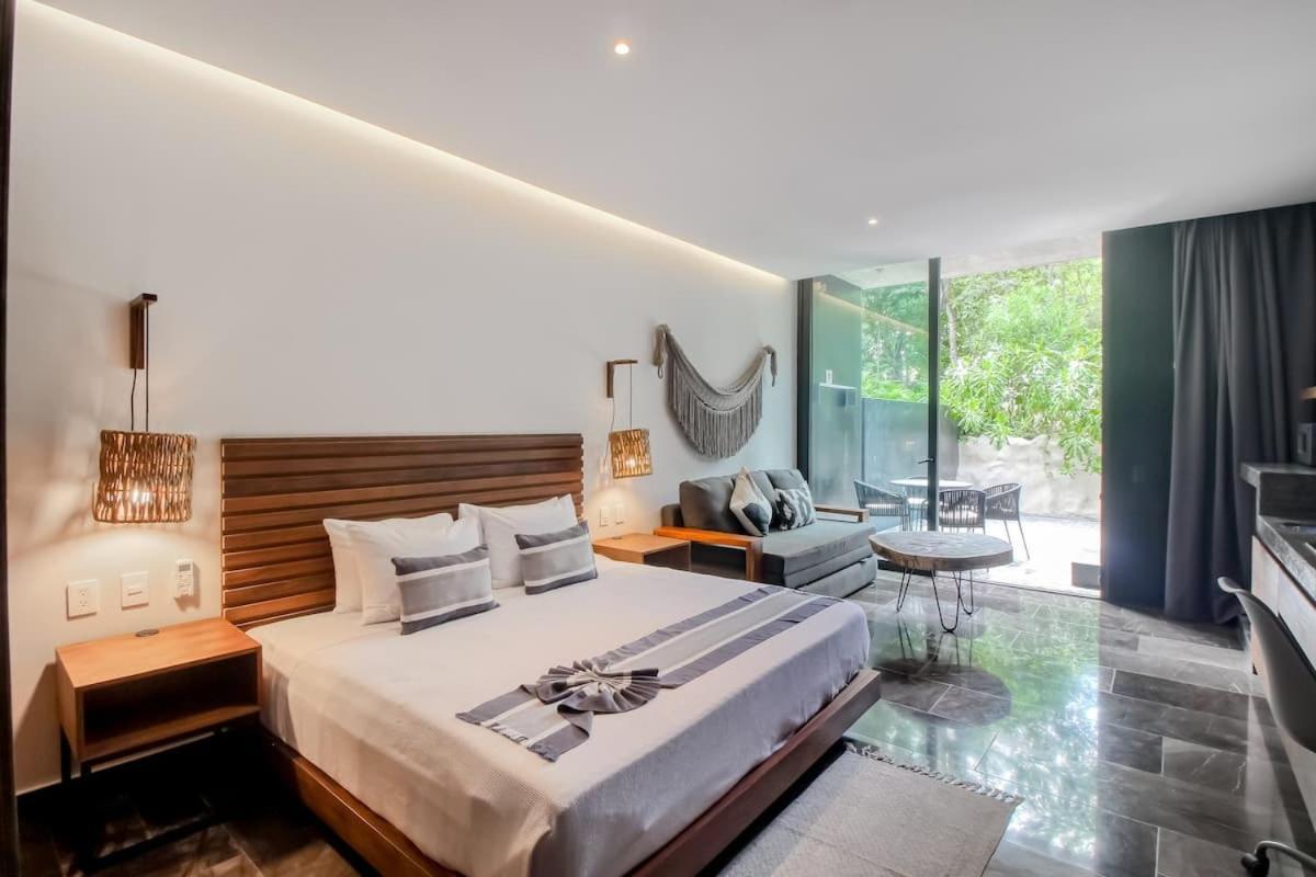 Location And 3 Pools