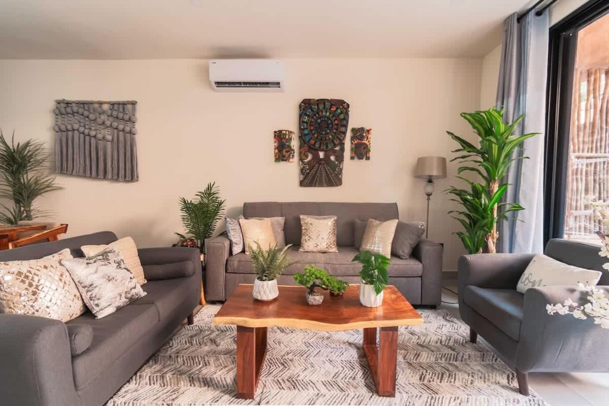 Apartment Stylish Duplex Lower Level 2-br Wifi Pool Gym