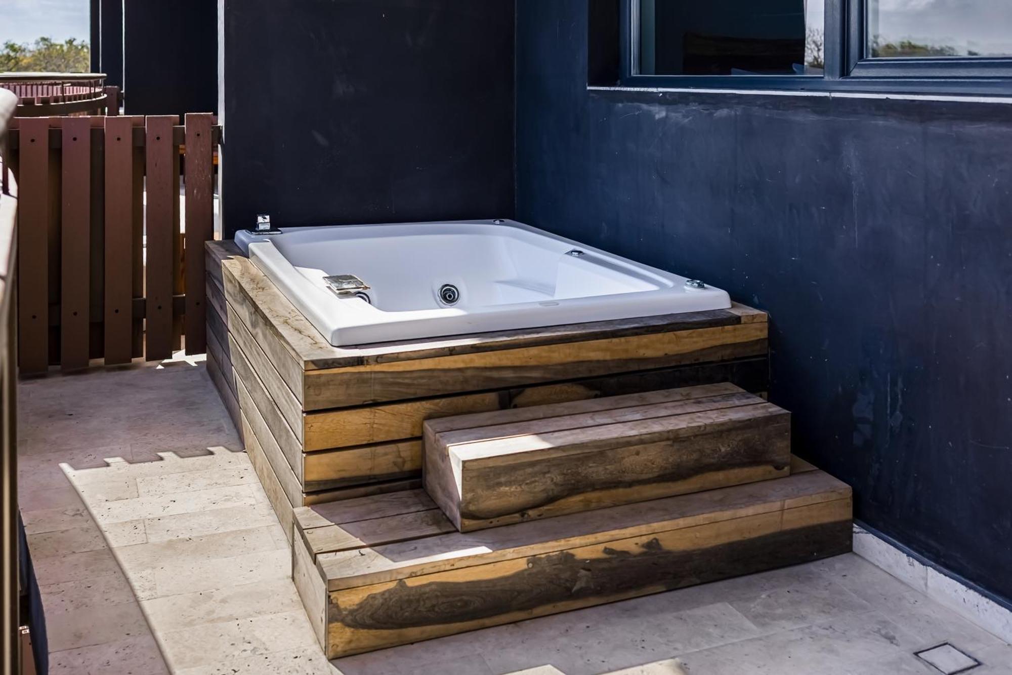 Apartment Breeze Oasis C- 203