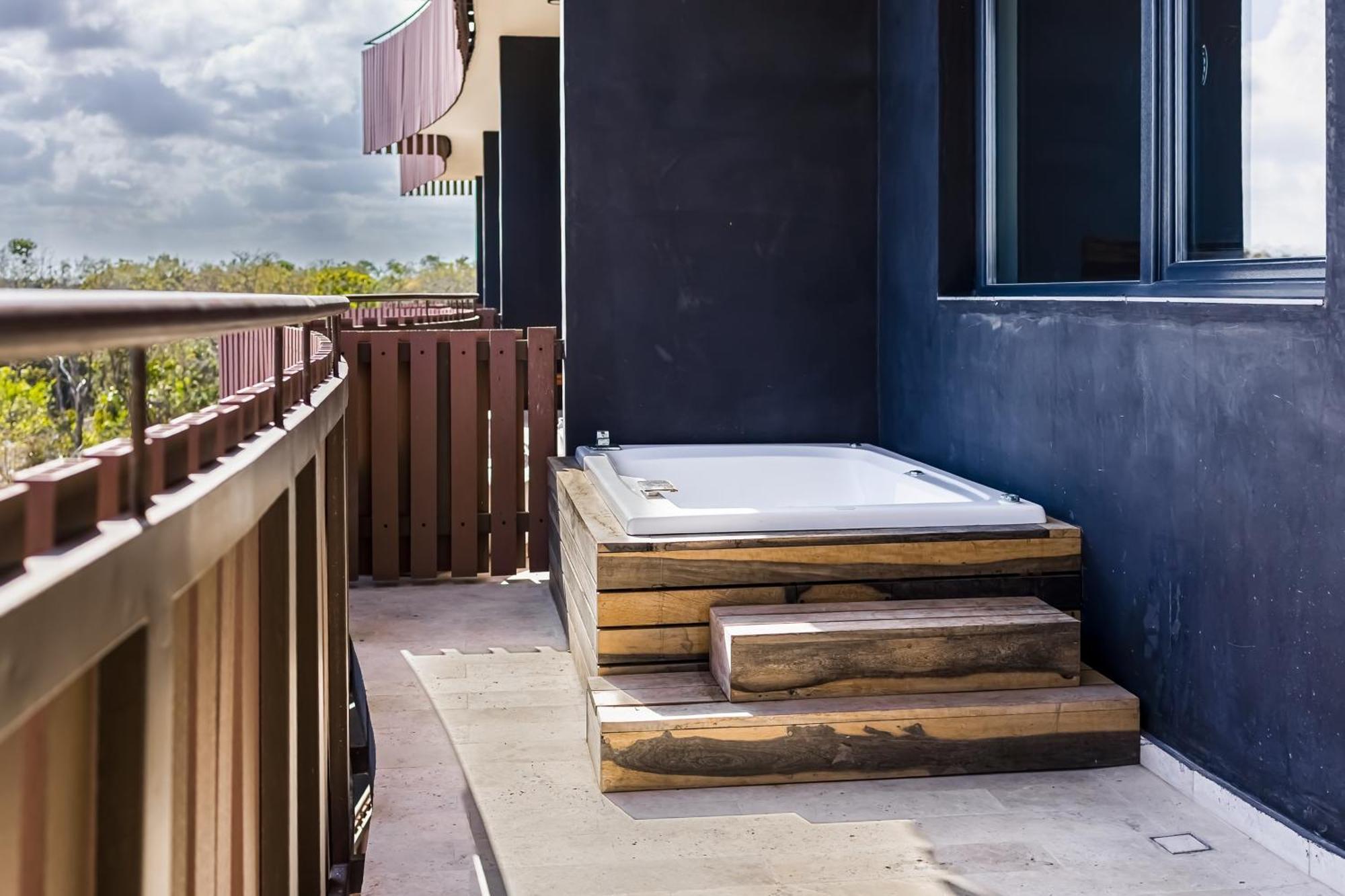 Apartment Breeze Oasis C- 203