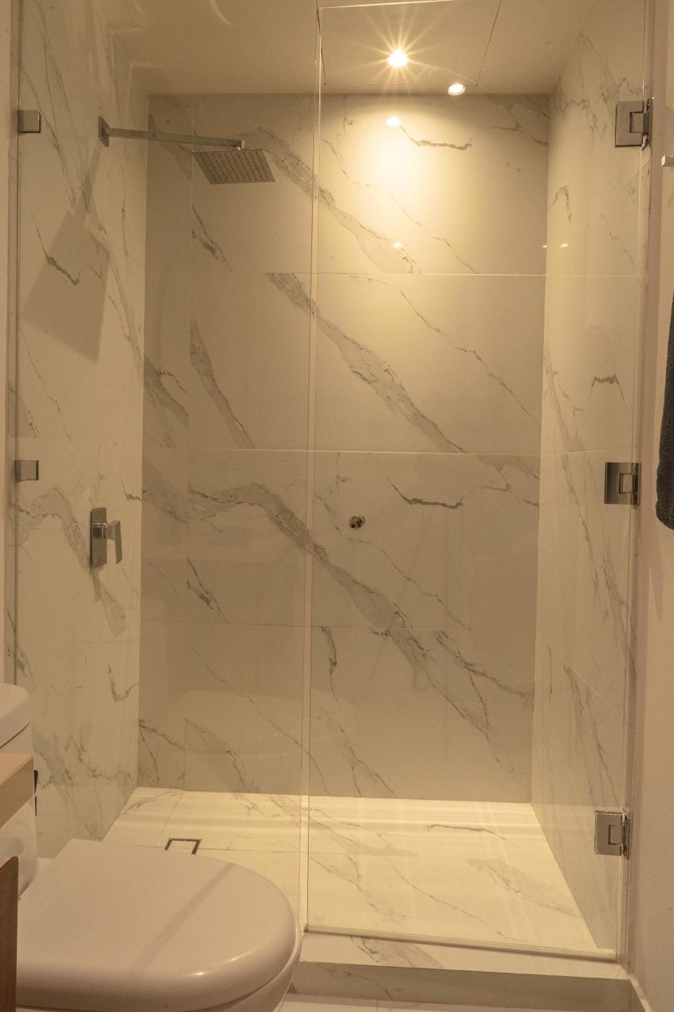 Kin And Shuttle Apartment