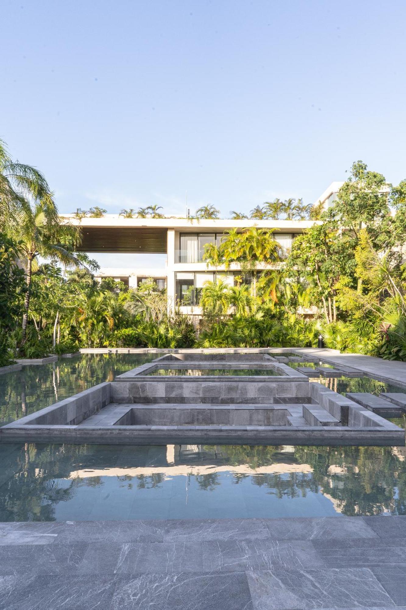 Apartment Kin And Shuttle *