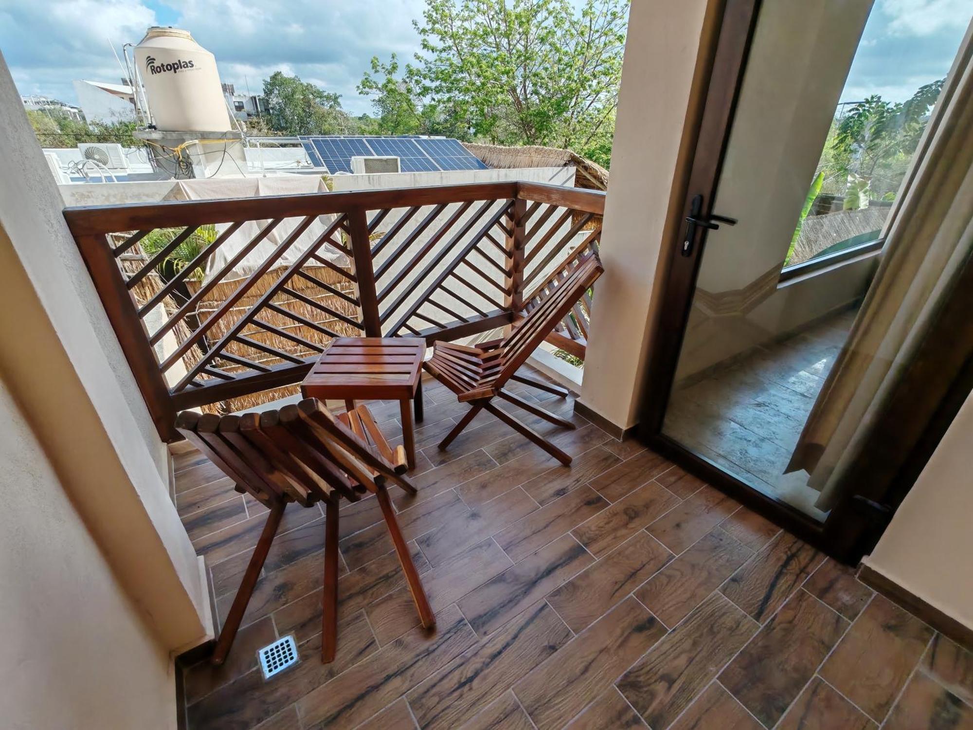 Flirt And Chill Sunrise Haven