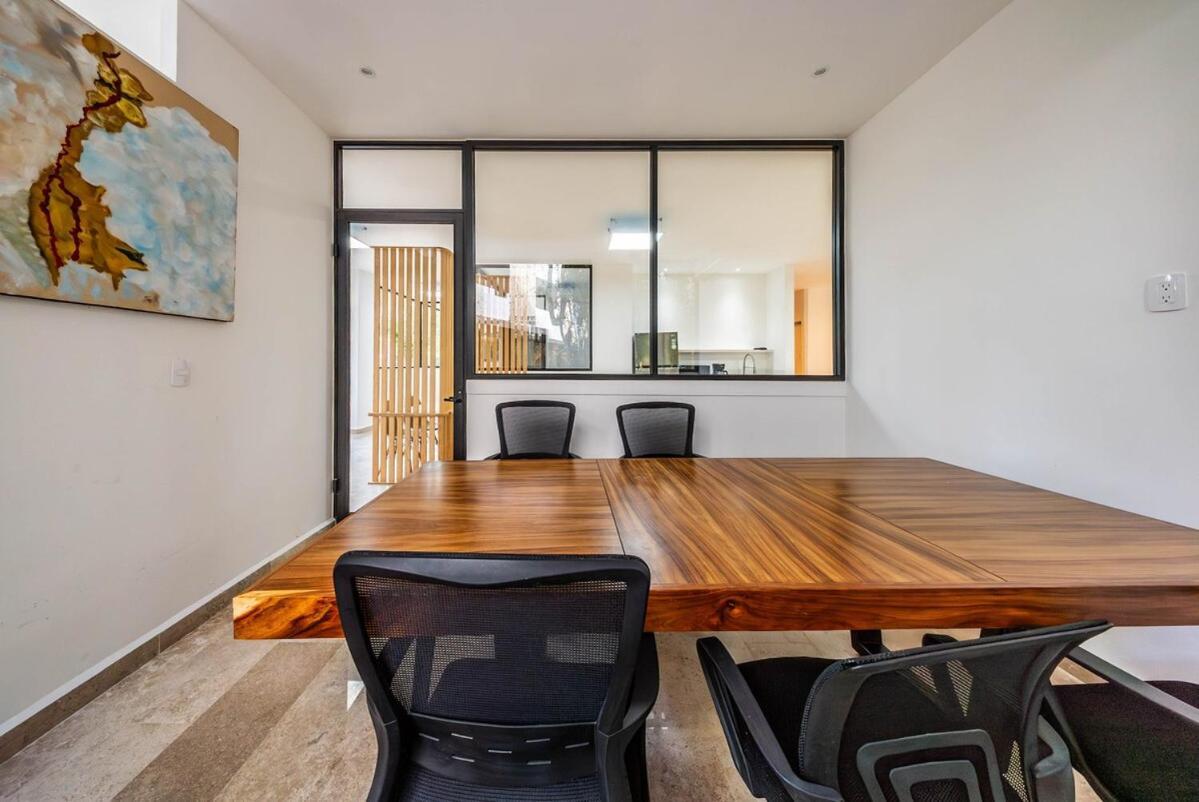 Luxury Private Pool And Movie Theater Retreat Apartment