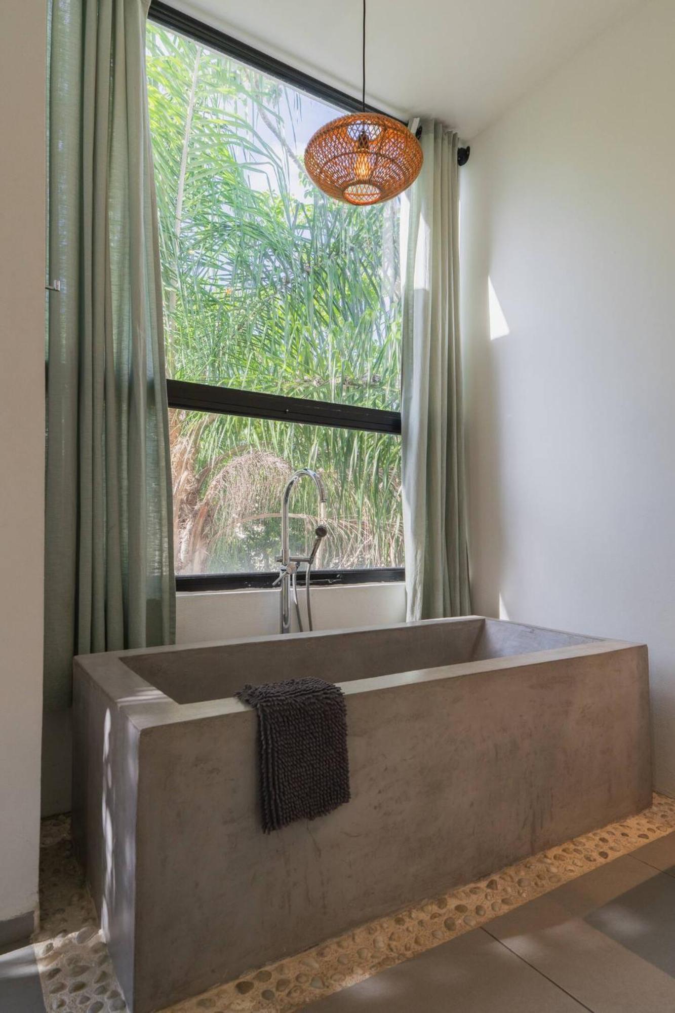 Luxe 3br Private Pool, Gated Community *