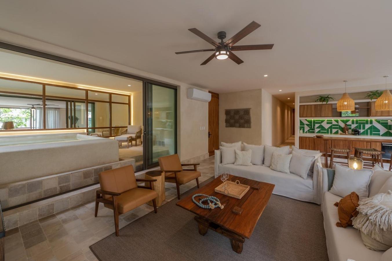 4br Amazing W/ Private Pool In Apartment