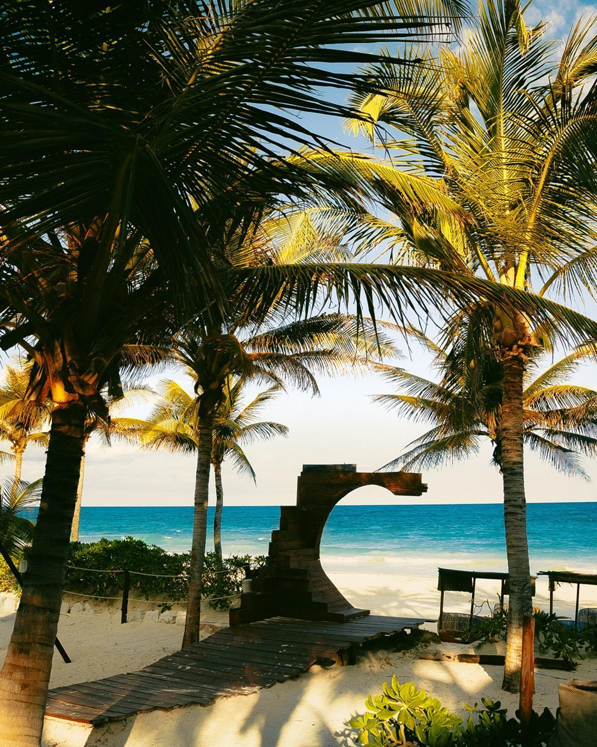 Hotel Mia Beachfront - Ocean View And Club 4*