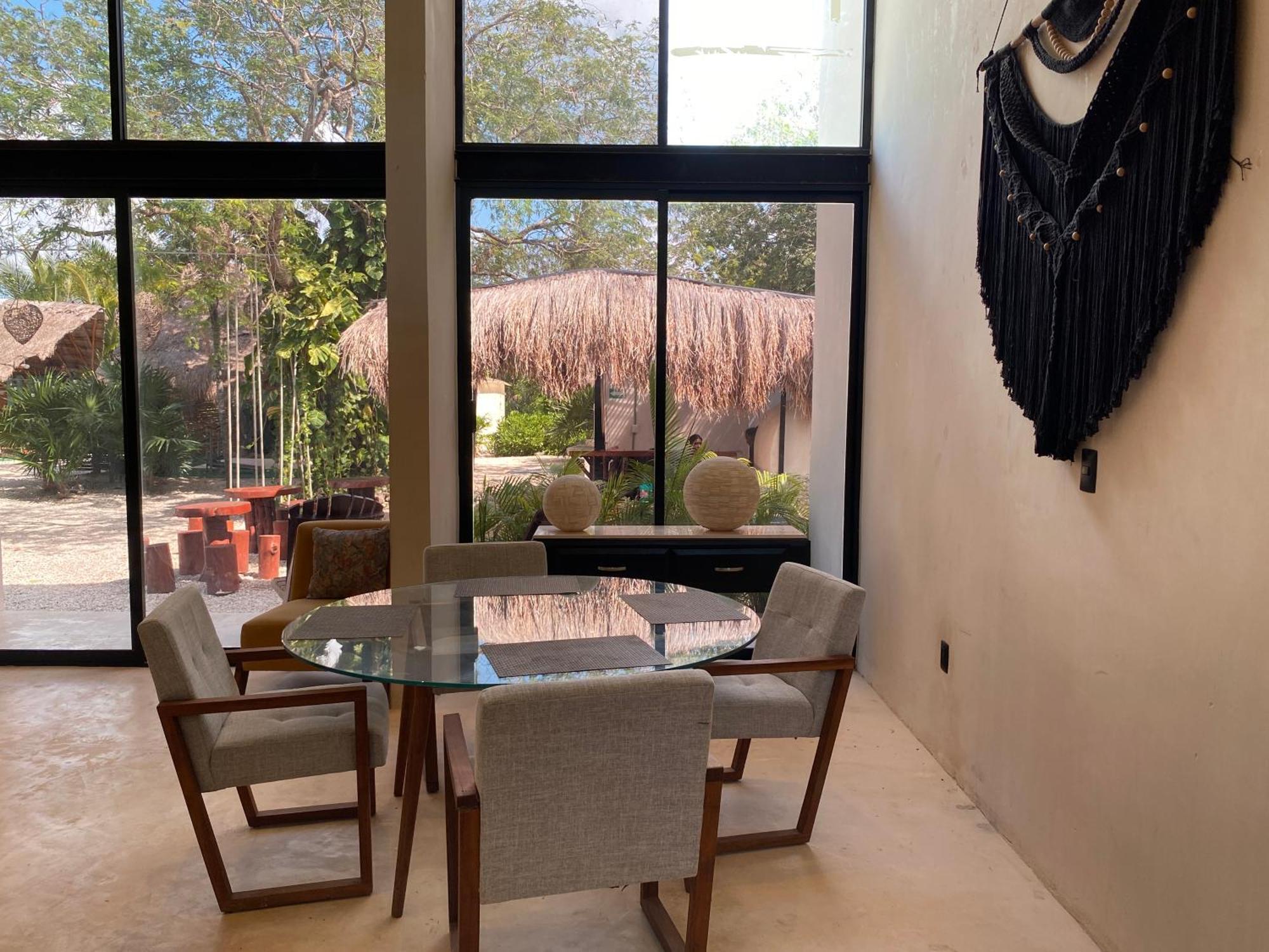 Stunning 6 Private Villas & Ph /Wifi/Ac/Pool/Gym.