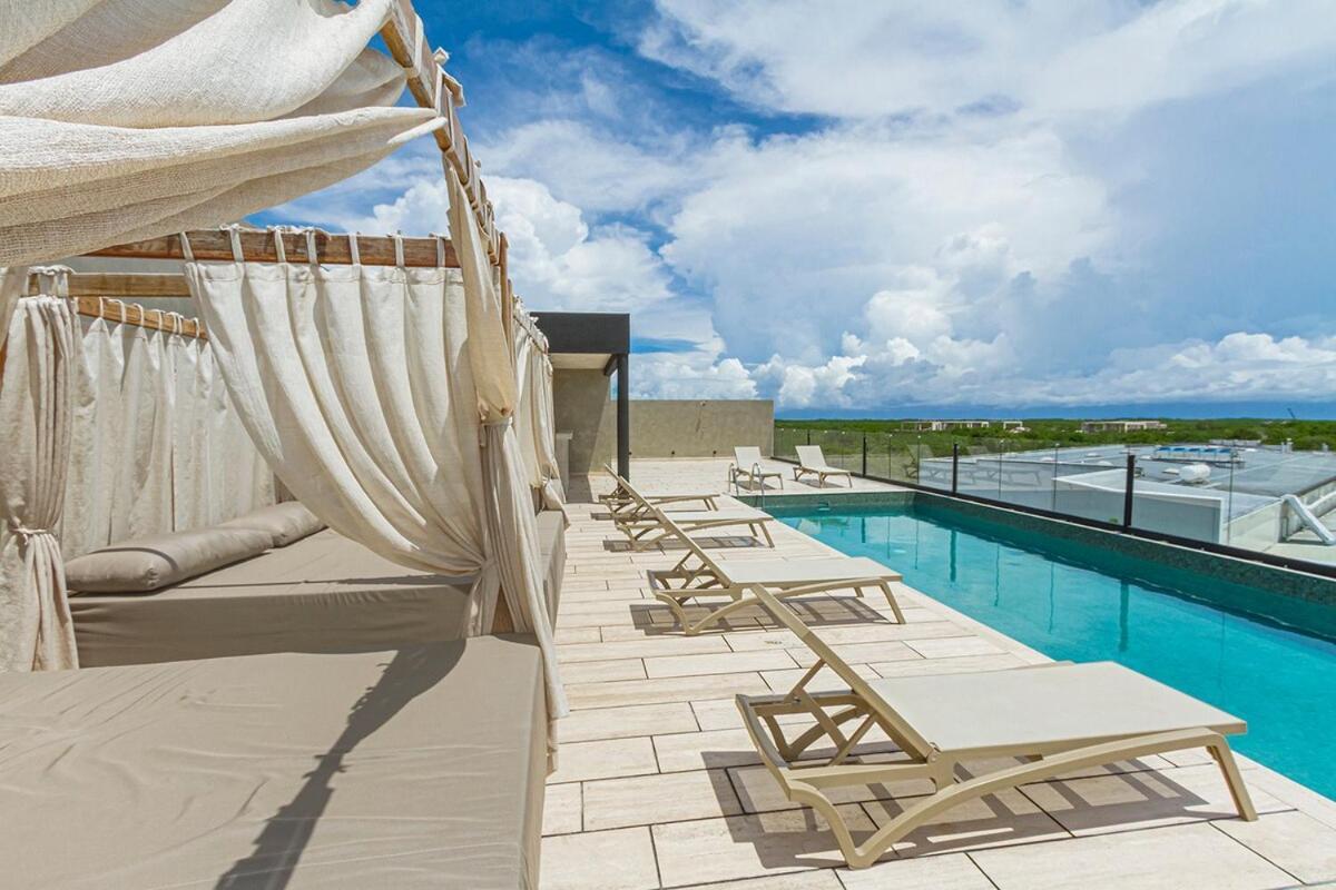 New Bamboo K'aak Pool & Roof