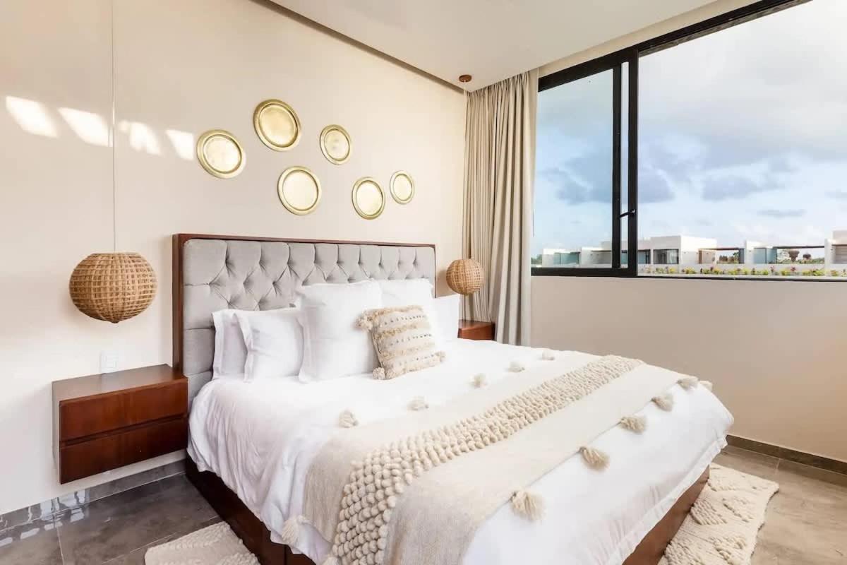 Luxury Penthouse With Private Rooftop Pool *