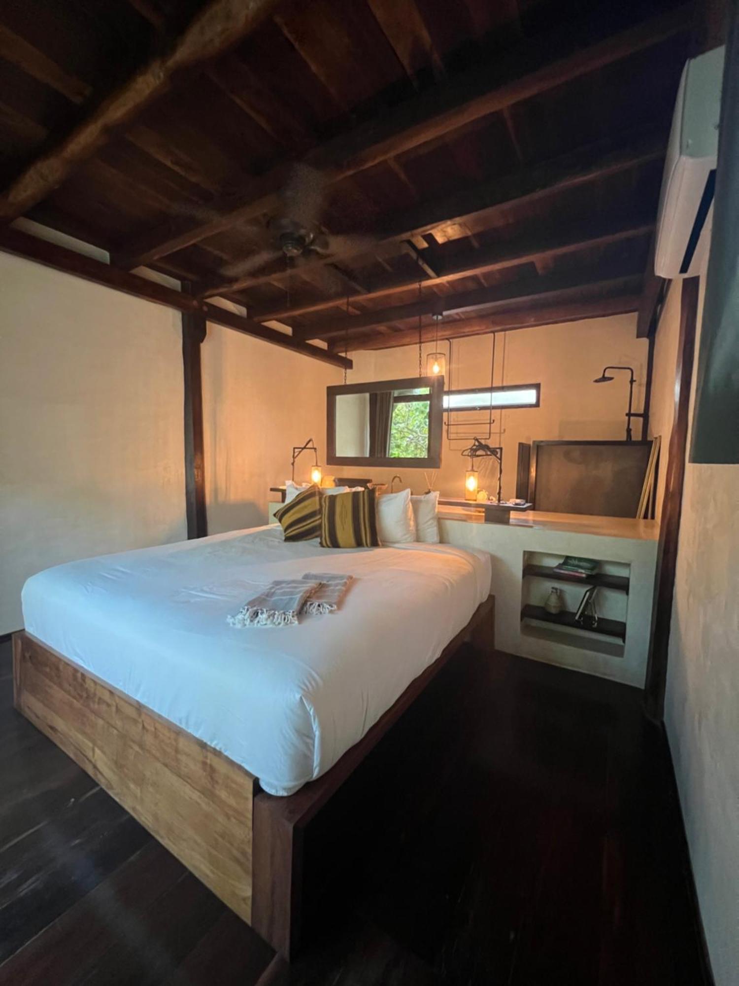 Libelula Beachfront 4*