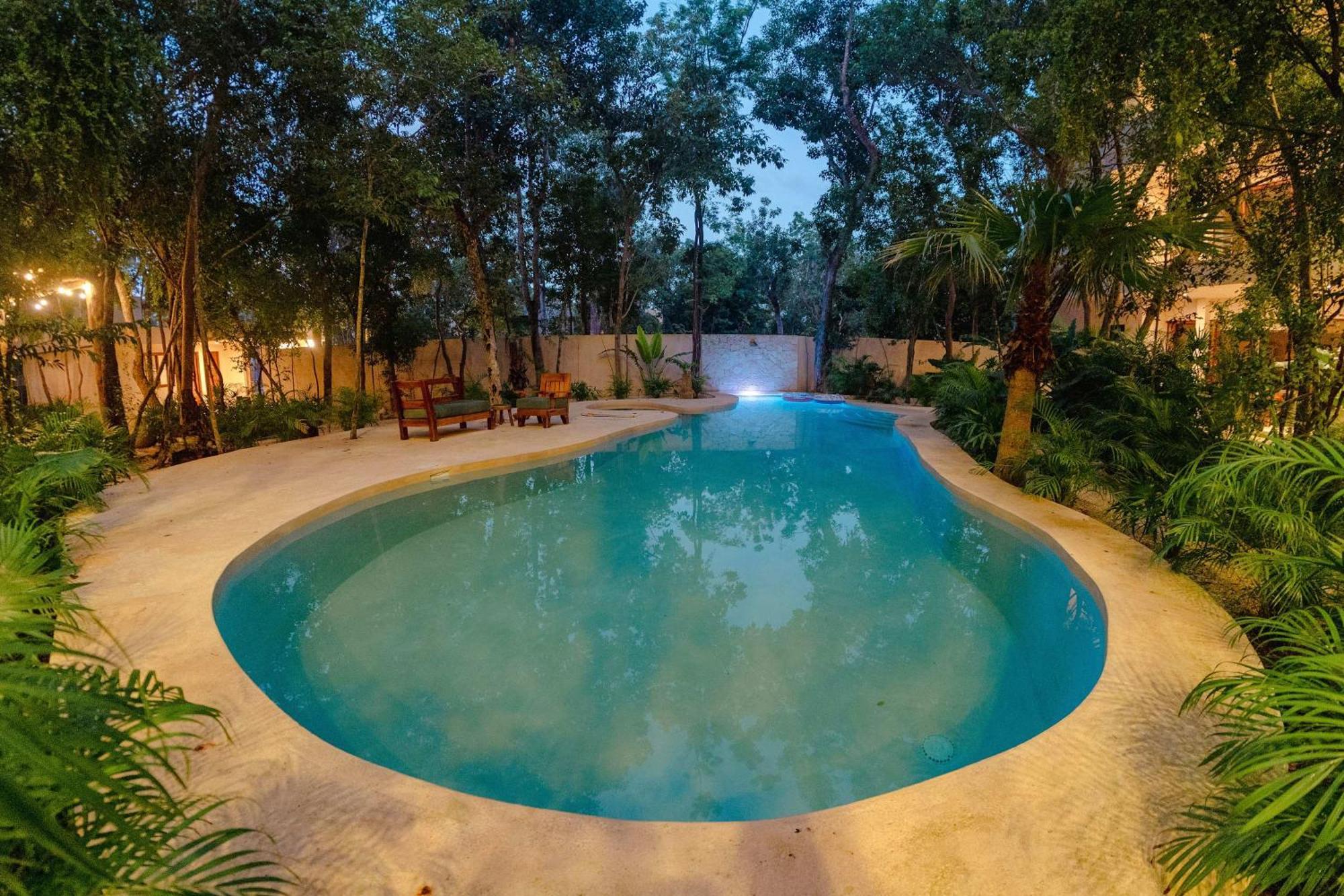 Ahal Luxe 3br Penthouse Haven With Private Rooftop Pool & Plunge Pool Holiday home