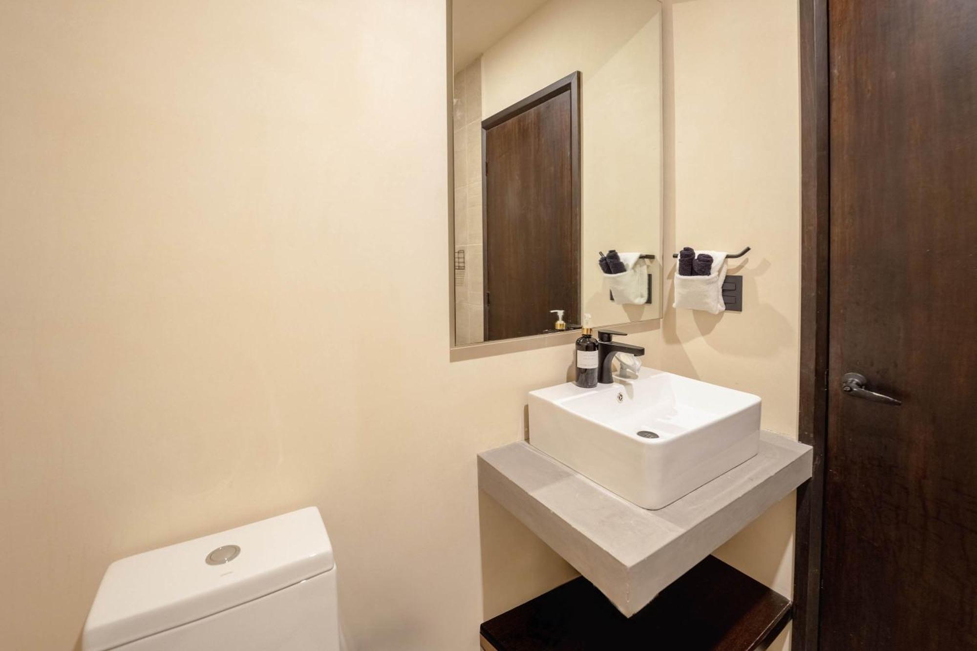 Talulah Living 3br - Private & Shared Pool *