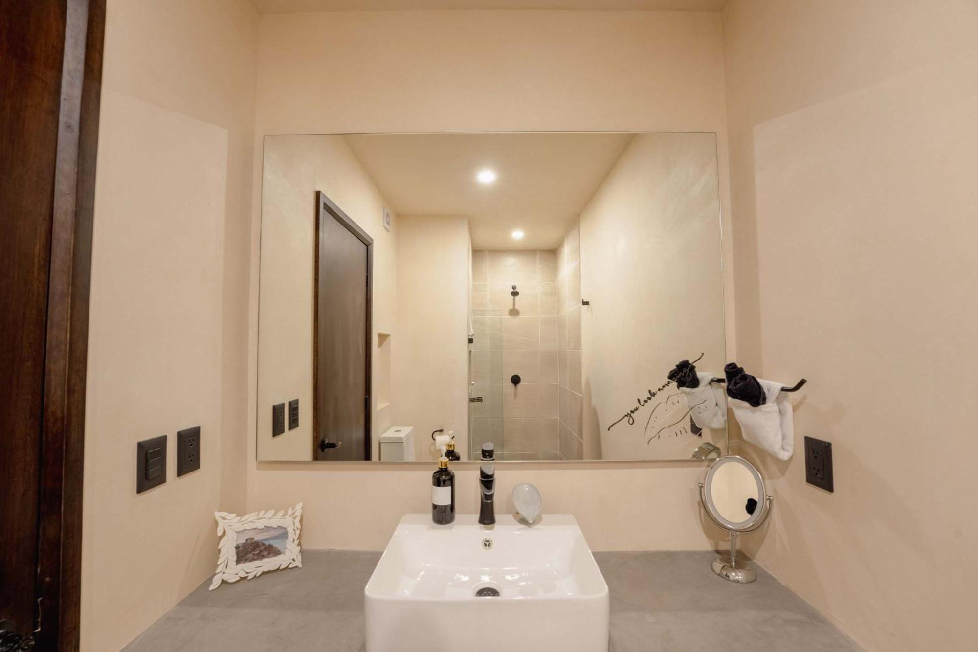 Talulah Living 3br - Private & Shared Pool Apartment *