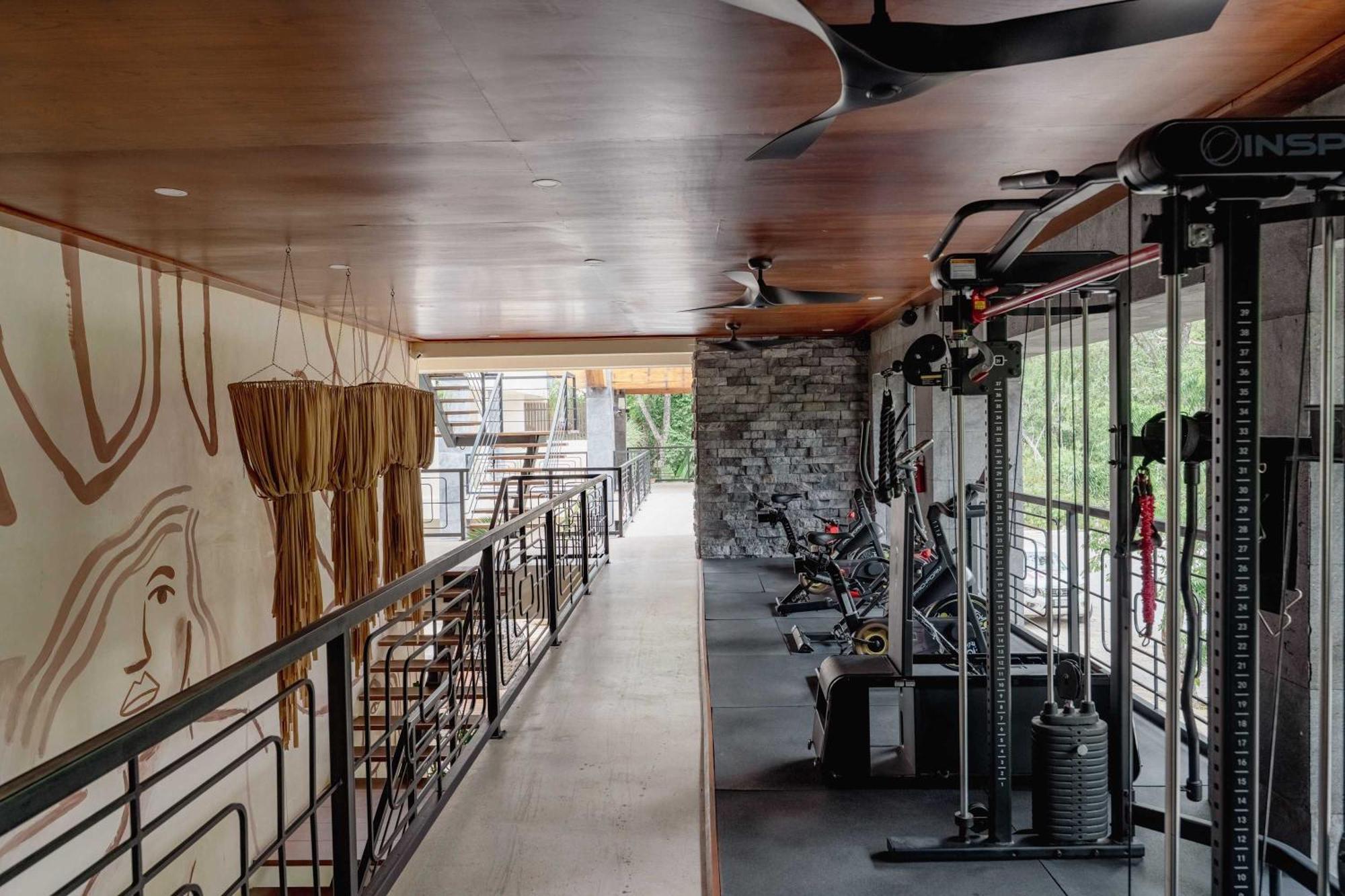 Talulah Living 3br - Private & Shared Pool *