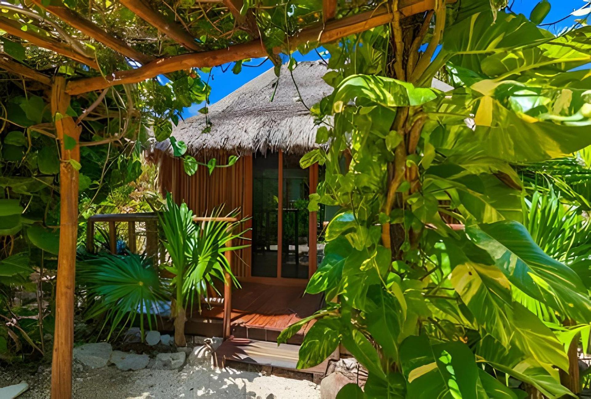 Stunning 6 Private Villas & Ph /Wifi/Ac/Pool/Gym.