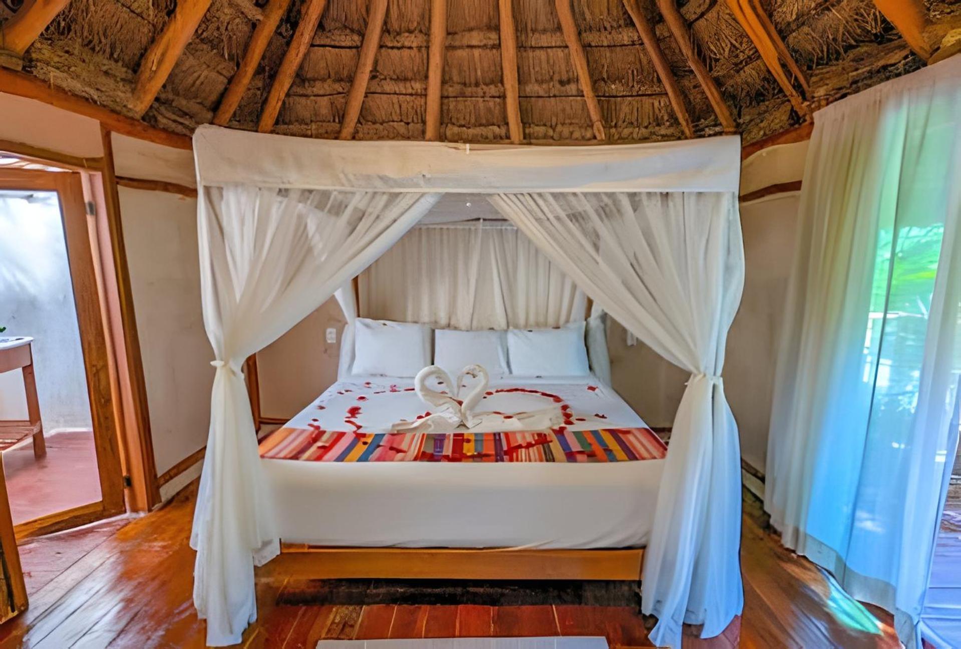 Stunning 6 Private Villas & Ph /Wifi/Ac/Pool/Gym.