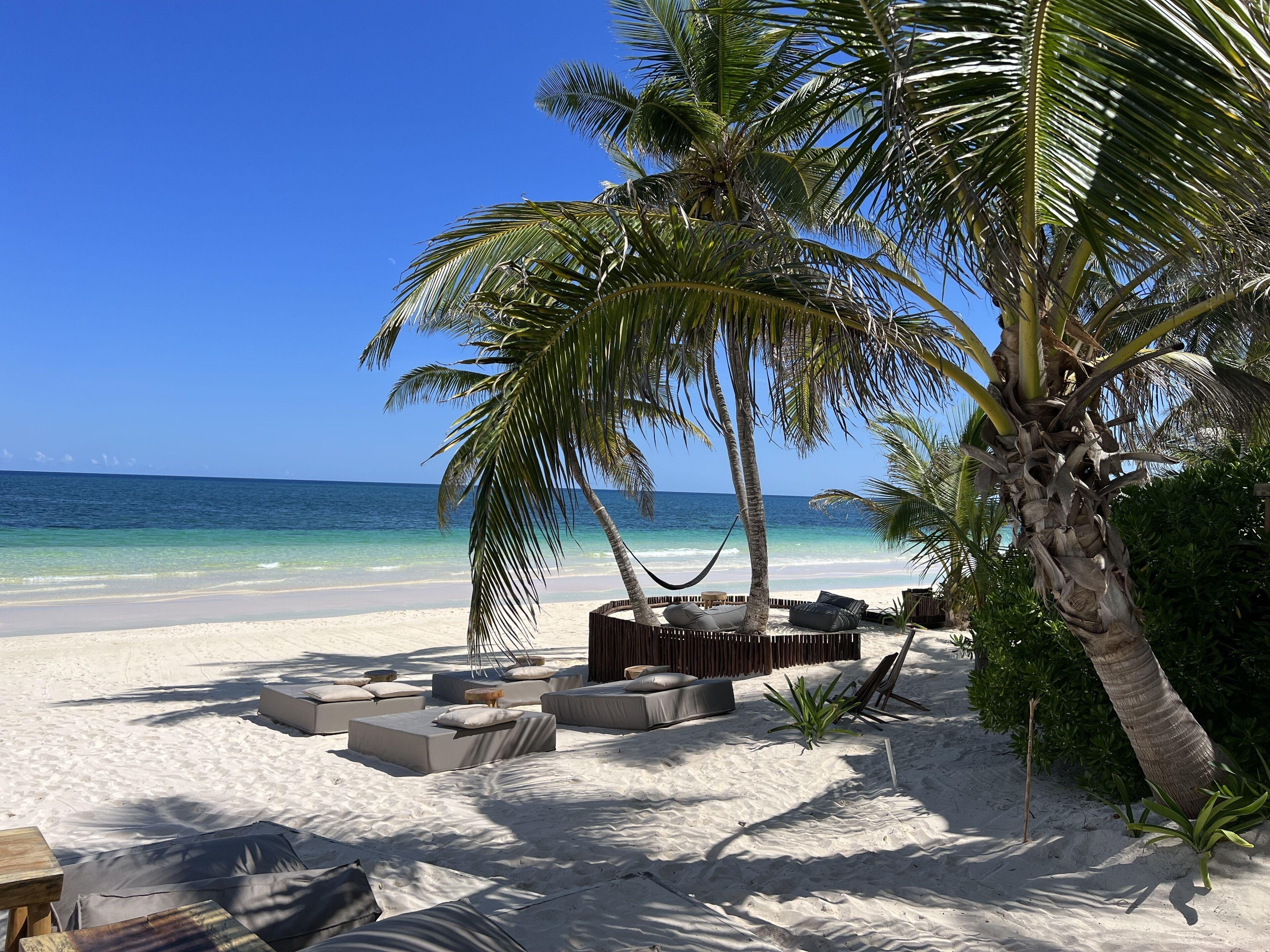 Libelula Beachfront Hotel 4*