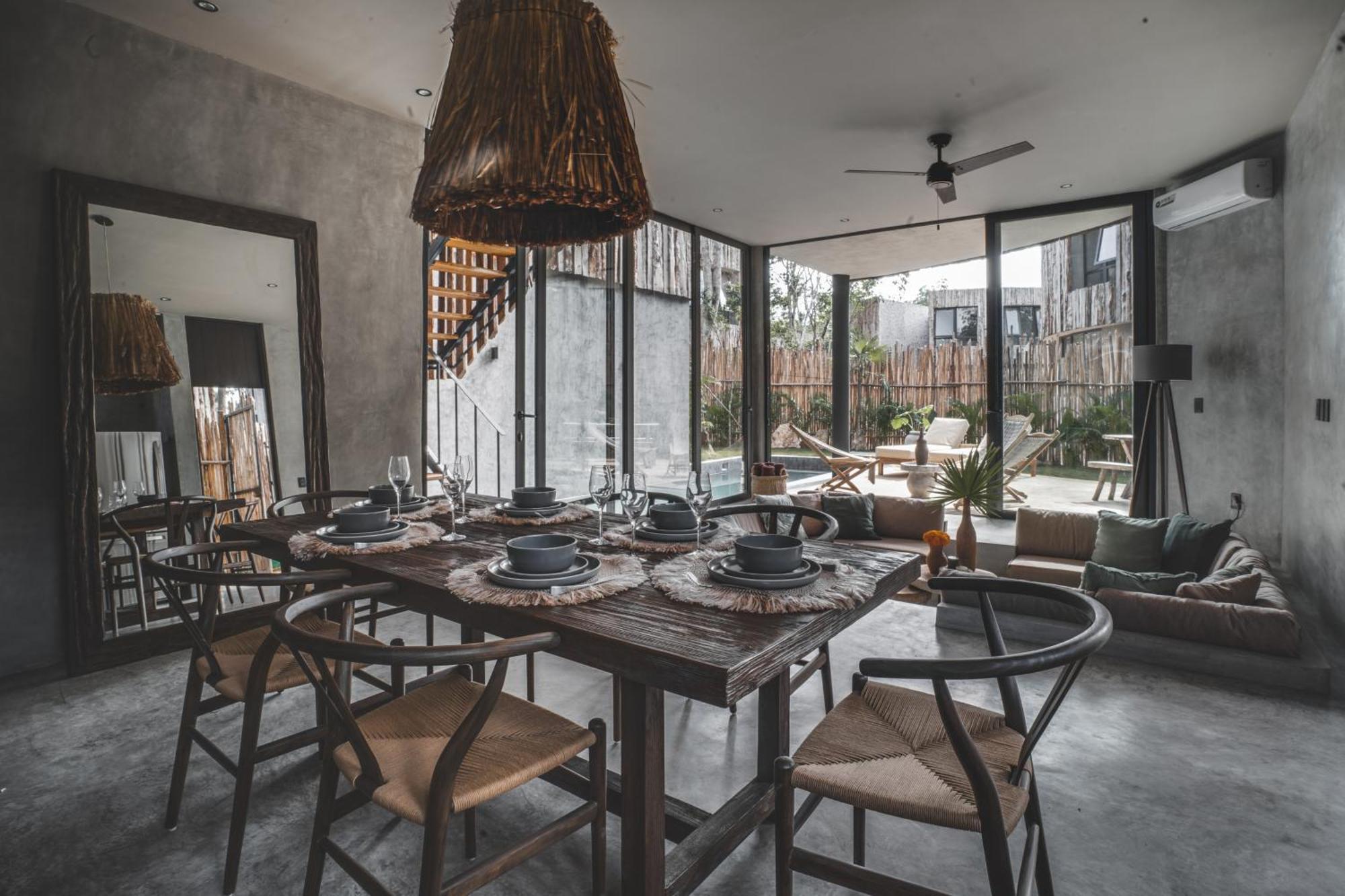 Esencia Priv Pool Concierge *