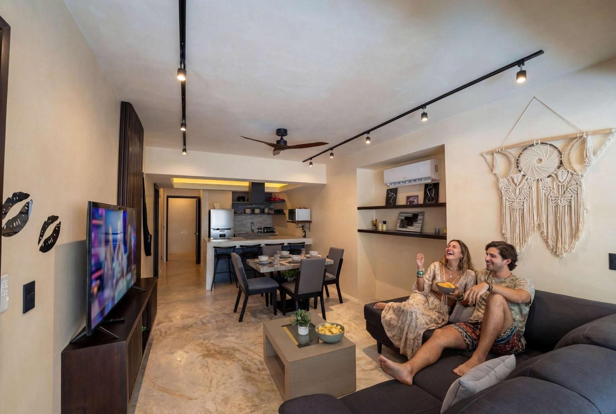 Talulah Living 3br - Private & Shared Pool *