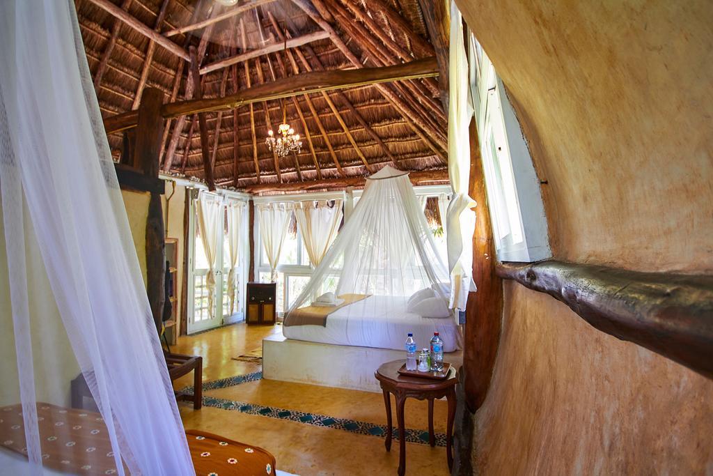 Lamar Front And Pool Hotel Tulum