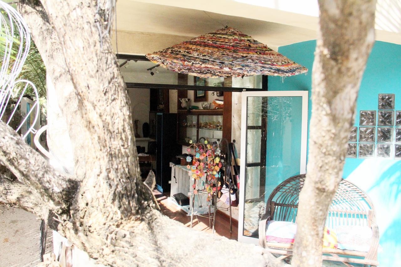 Revoleco Hostel *