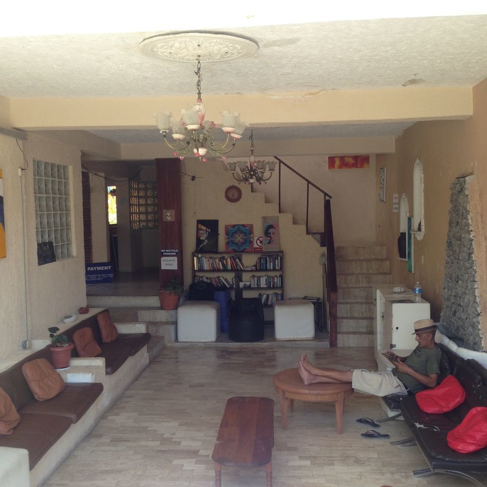 Weary Traveler Hostel *