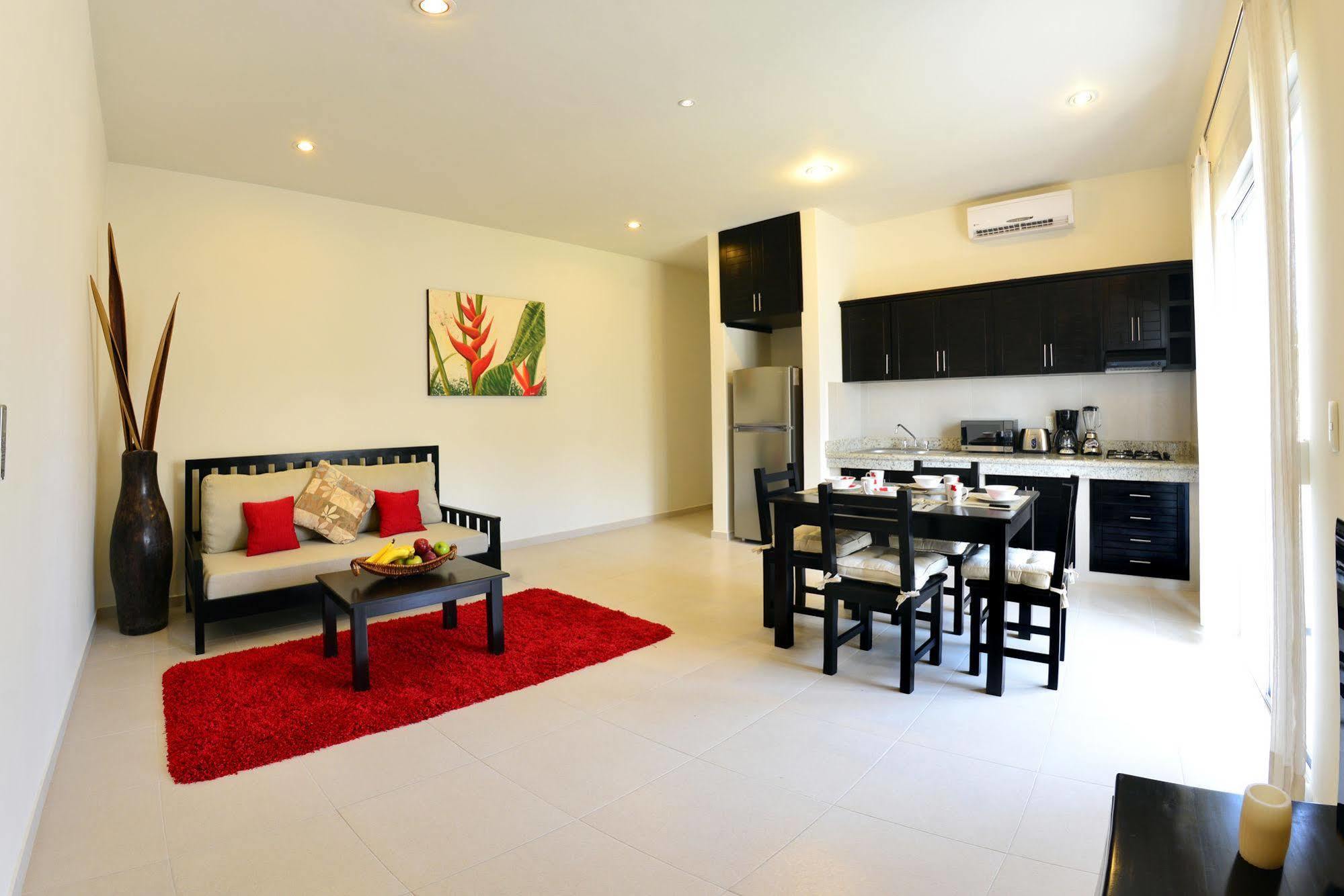 Apartment Palms *