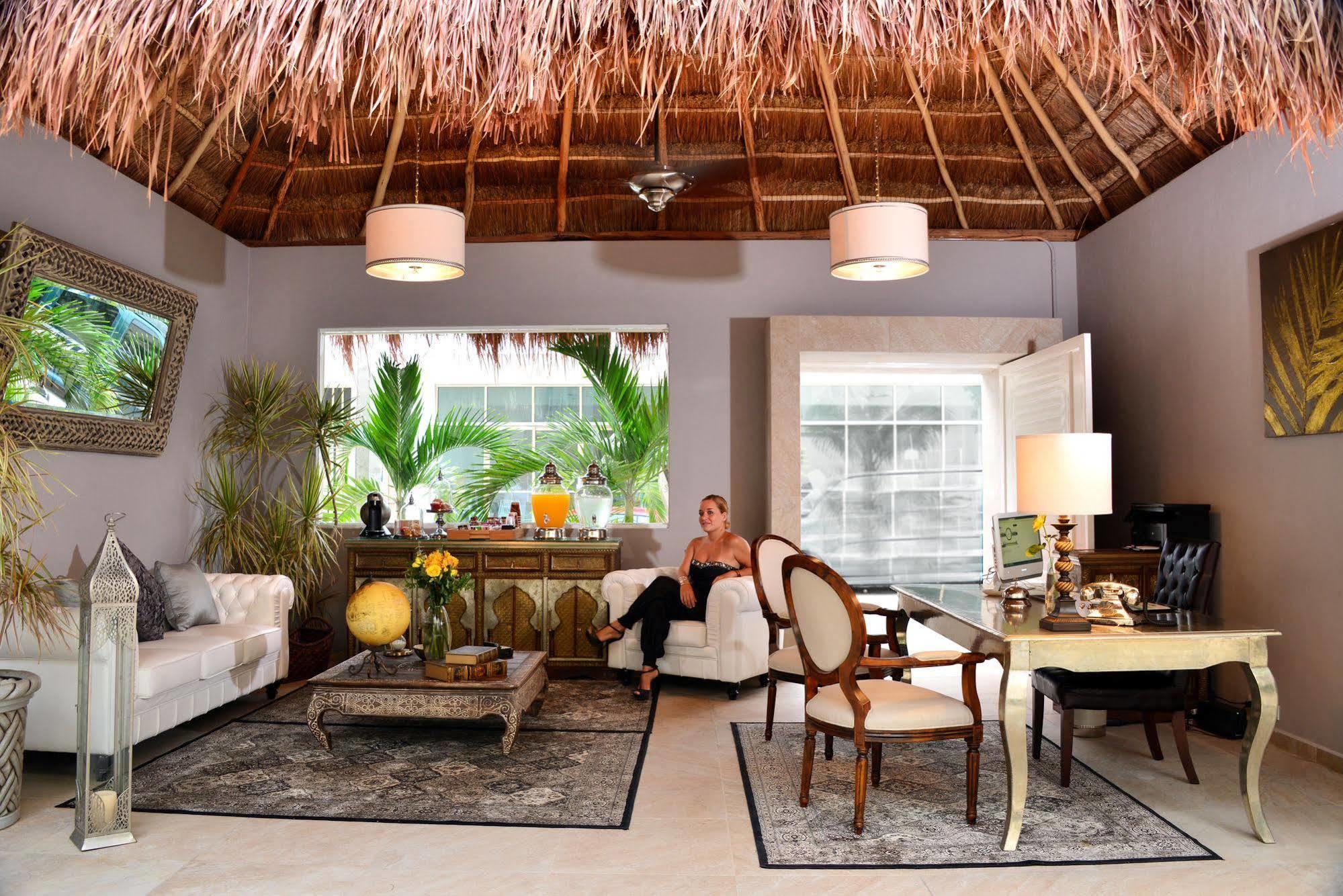 Apartment Palms