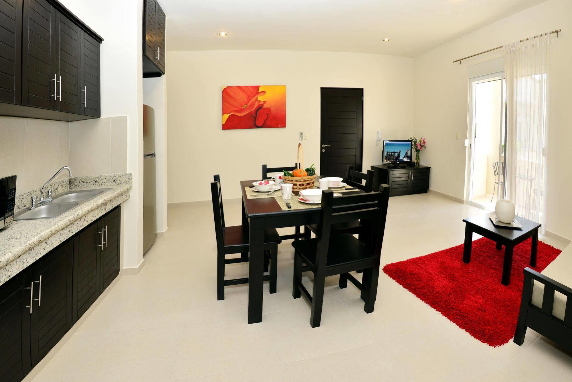 Apartment Palms *