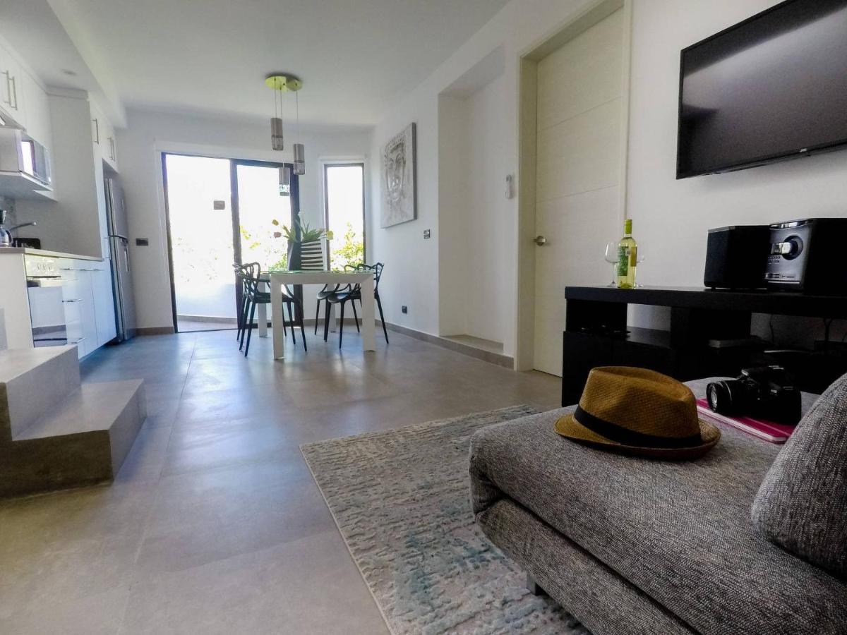 Сasa de vacaciones Brand New Two Br Penthouse With A Private Roof Patio! Totally Equipped. *
